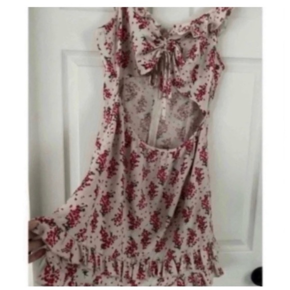 NASTY GAL Floral Cut Out Dress - Picture 5 of 7